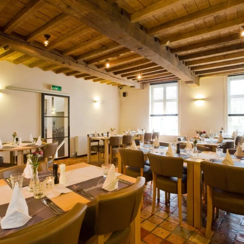 Gezellig interieur van Familierestaurant Schalienhuis te Loenhout: sfeerbeeld bovenkamer